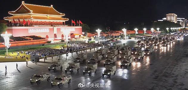 中国九三阅兵最后一次夜间演练画面公布(组图) - 8