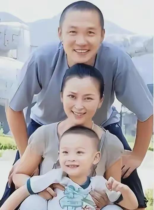 演员黄志忠：离婚后经常想儿子，53岁仍旧单身（组图） - 24