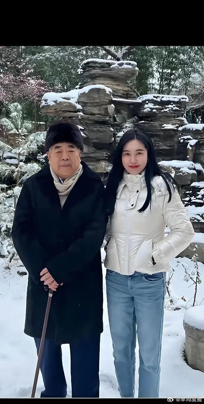娱乐圈“爷孙恋”爆雷：相差50岁，钱也，色也（组图） - 29