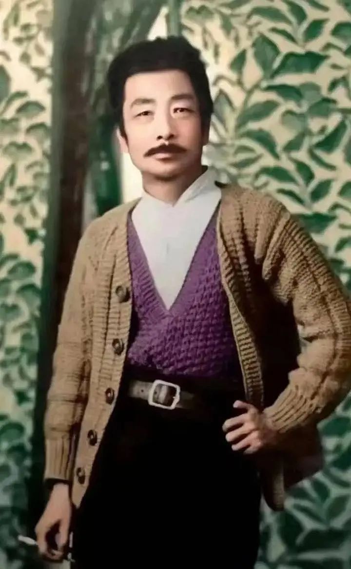 突然爆火，年轻人疯抢，莫言穿了就不想脱！一本书没买却抢了鲁迅COS服（组图） - 3