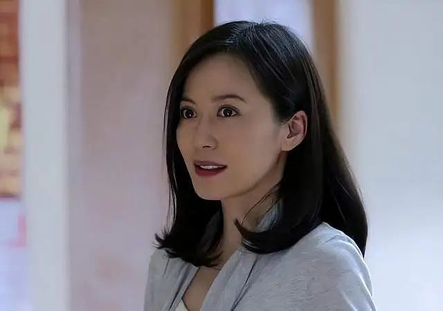 俞飞鸿自曝 20 年不婚真相：身边男人不是丈夫，却陪她抵押房产（组图） - 8