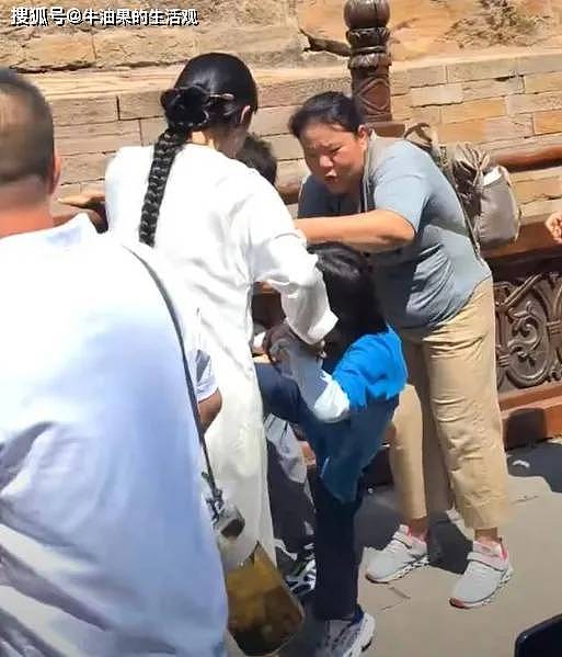 张纪中杜星霖带孩子旅行,撕开了爷孙恋的遮羞布(组图) - 2