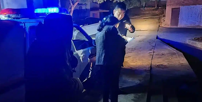 女司机深夜救“被侵犯”醉酒女生，看完经过网友大骂好心人才是凶手（视频/组图） - 3