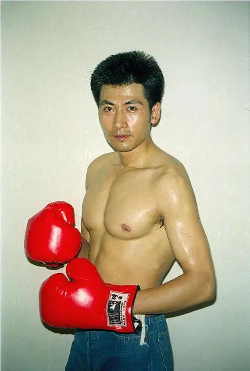 出道36年不温不火，老婆却靠一首歌红了35年，如今成春晚常客（组图） - 10