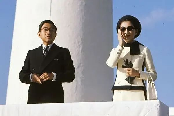 日本“平民皇后”超奢靡生活曝光!太子妃时期花13亿买衣服,网友:本来也是财阀千金!(组图) - 22