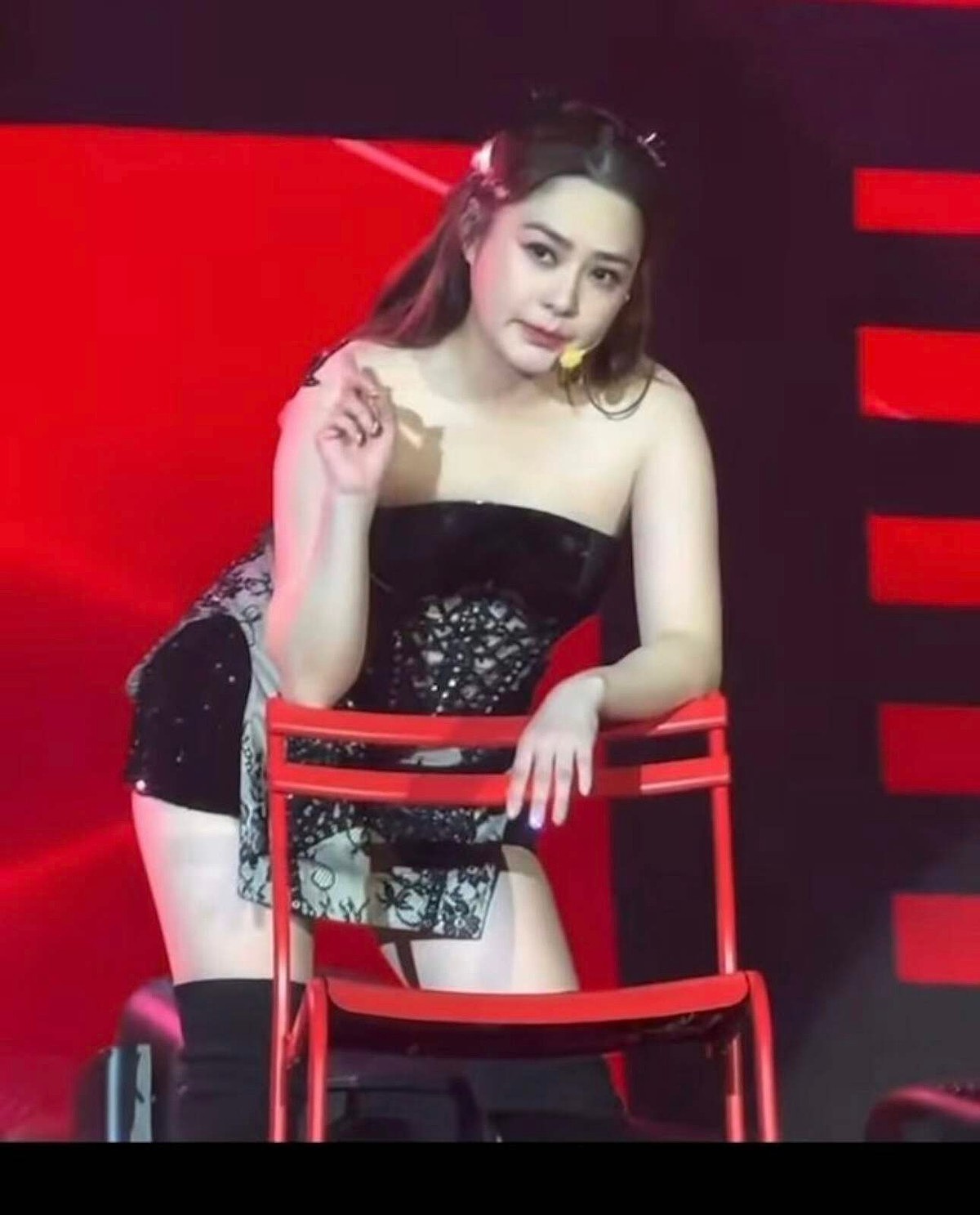 香港知名女星减肥成功晒事业线，住两千尺北京豪宅，是隐形富婆（组图） - 2