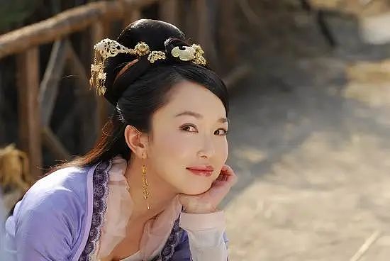 为入狱老公高龄产子？未成年爱上亿万富豪，谈11年不旺夫遭劈腿，又谈20年父女恋把老公熬成爷？（组图） - 24