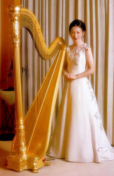 日本“平民皇后”超奢靡生活曝光!太子妃时期花13亿买衣服,网友:本来也是财阀千金!(组图) - 1