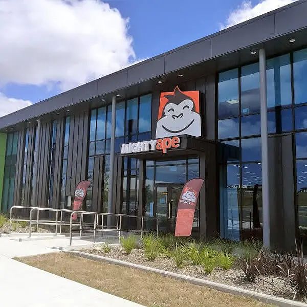 砸上亿买的新西兰电商，坑惨澳洲Kogan；奥克兰迎麦当劳新店，高架桥下24小时营业；度假夫妇社区超市被抢，23岁男子自首（组图） - 15