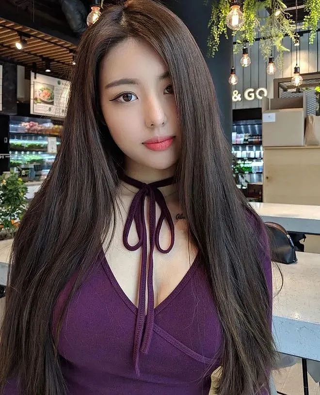 【美女】蜂腰翘臀大长腿、还有神仙颜值！最辣女司机让网友都沸腾了…（组图） - 2