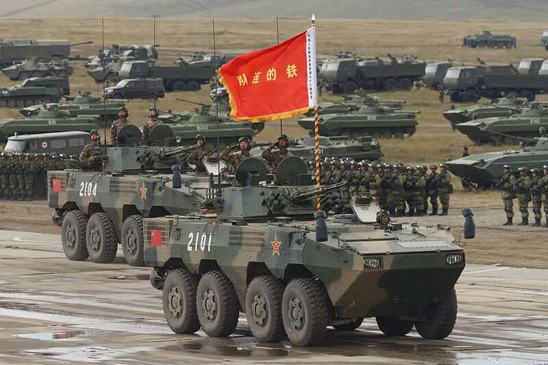 吴京说坦克没有后视镜，为什么会被网友恶搞？（组图） - 19