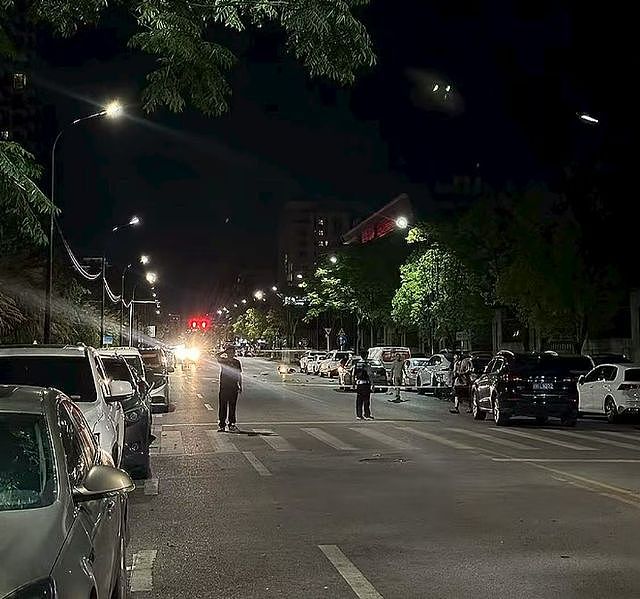 恐怖慎点!景德镇男子开车撞人来回碾压,致2死1伤!目击者:太惨烈(视频/组图) - 7