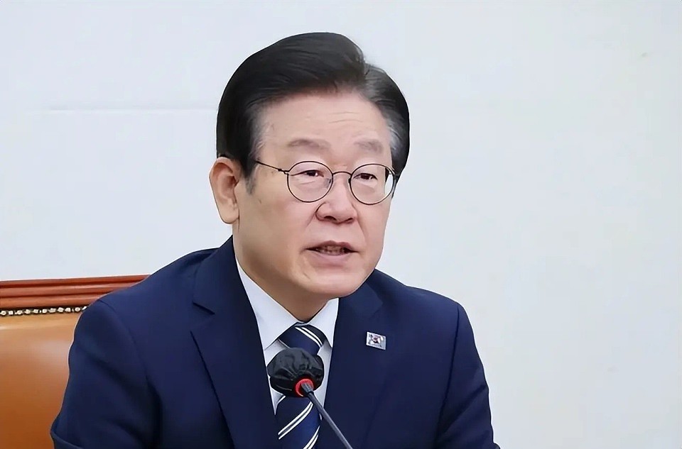 金正恩抚摸士兵遗像落泪，既给俄罗斯提了个醒，也给韩国敲响警钟（组图） - 4