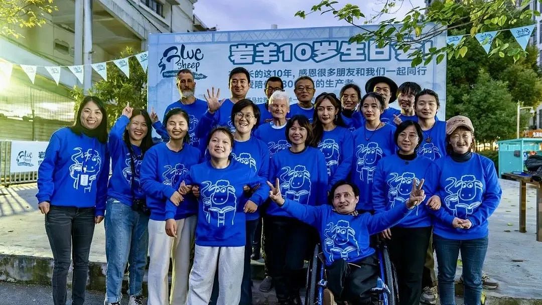 “英国不需要我”!80岁英国奶奶在成都住了17年,救了800多个中国家庭(组图) - 22