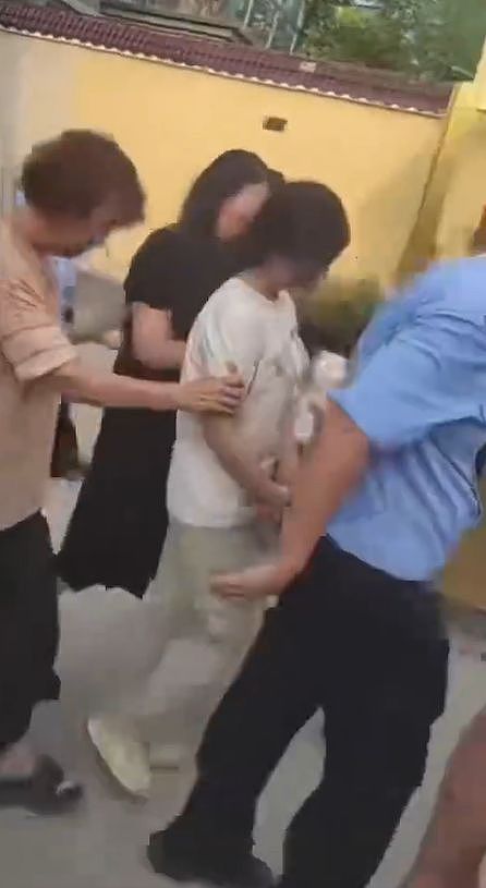 河北女子家暴去世后续，婆婆下跪求饶，被抓画面曝光，姚晨发声（组图） - 13