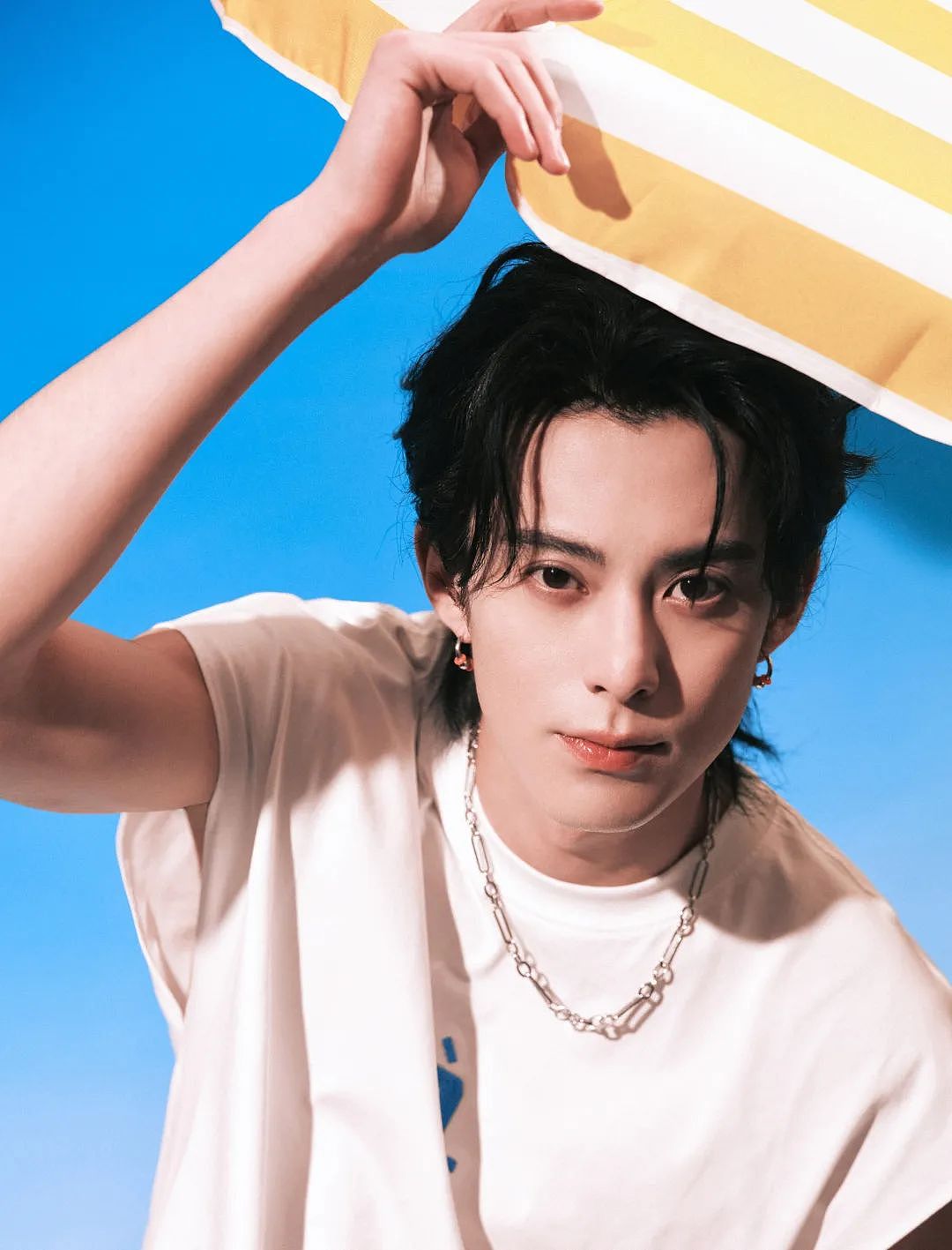 顶流男星凌晨严重声明:严重违法!(组图) - 1
