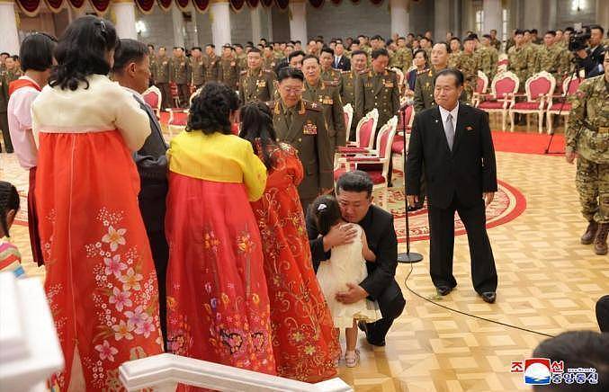 再现教科书上的堵枪眼、炸碉堡、向我开炮：朝鲜公开援俄作战烈士事迹（组图） - 4