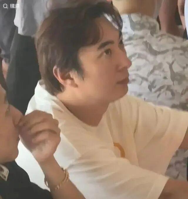 懒懒疑已搬出王思聪豪宅，眼睛红肿开播卖货，结果评论区大翻车（组图） - 2