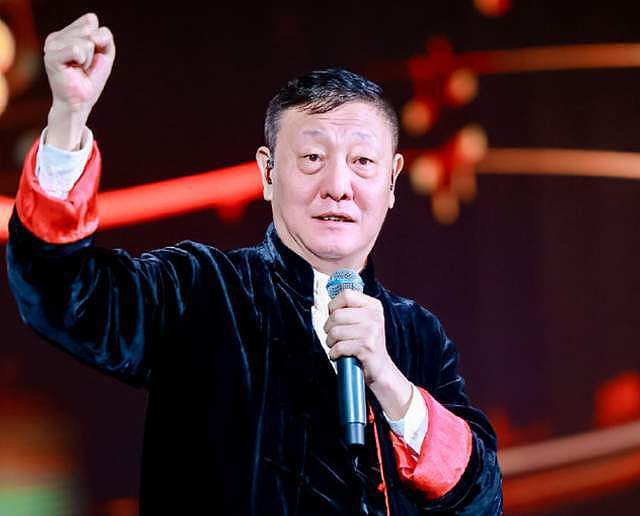 57岁韩磊出轨致小三怀孕！妻子牺牲事业换来背叛，本人疯狂捂嘴（组图） - 1