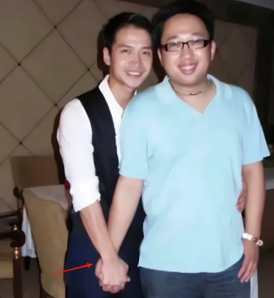 许凯前女友火力全开,三十条动态锤男方劈腿,于正怒怼被气到输液(组图) - 20
