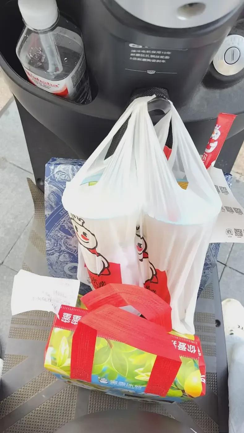 体制内95后，上班写材料，下班送外卖（组图） - 4
