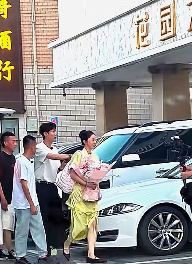 张维伊婚宴真实价格曝光，人均三百元，在当地扬眉吐气了（组图） - 4