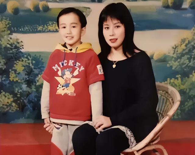 资本又赢了！劣迹艺人翟天临悄然回归，不顾外界谩骂也要登台表演（组图） - 11