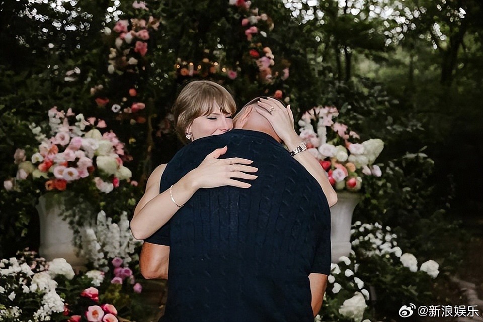 泰勒·斯威夫特官宣与男友凯尔希订婚，网友：嫁给了她向往的爱情（组图） - 7