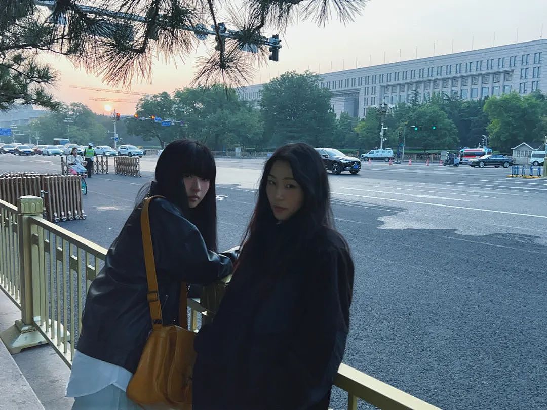 靠“丑”闯入内娱,女孩们熬到了第十年(组图) - 30