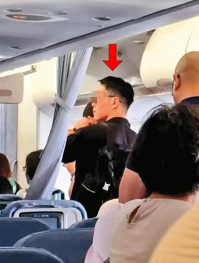 曝46岁萧亚轩恋情疑一年换三个，携20任男友现身上海，经纪人回应（组图） - 3