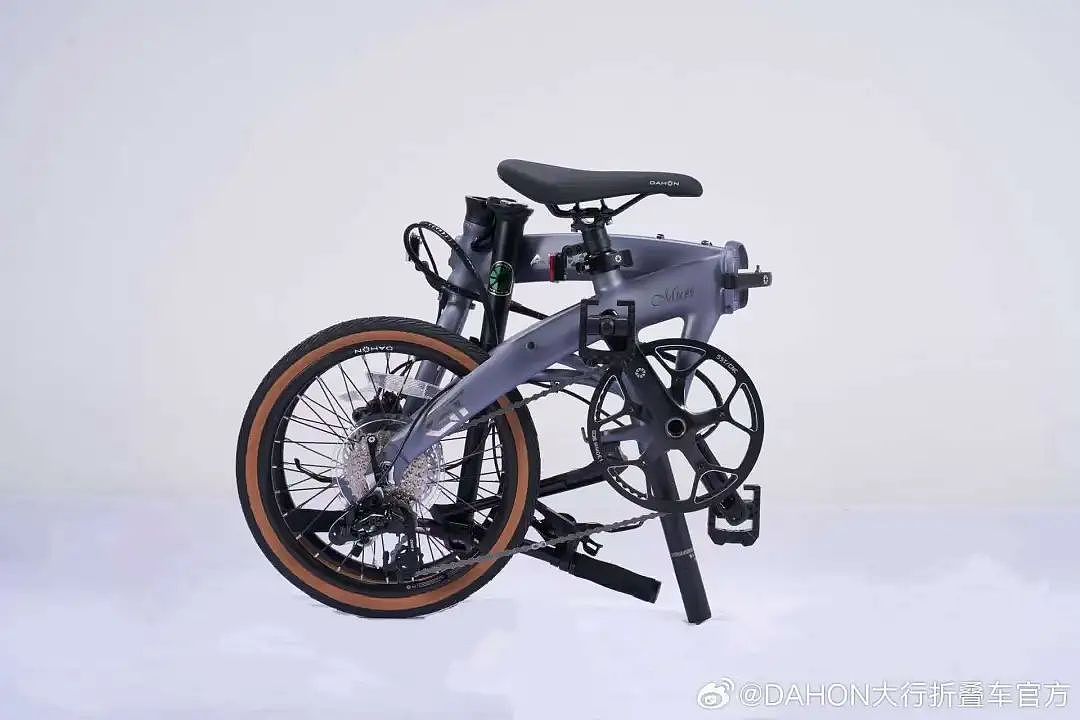 年入4.5亿！84岁航天专家跨界造车，逆势冲击IPO（组图） - 11