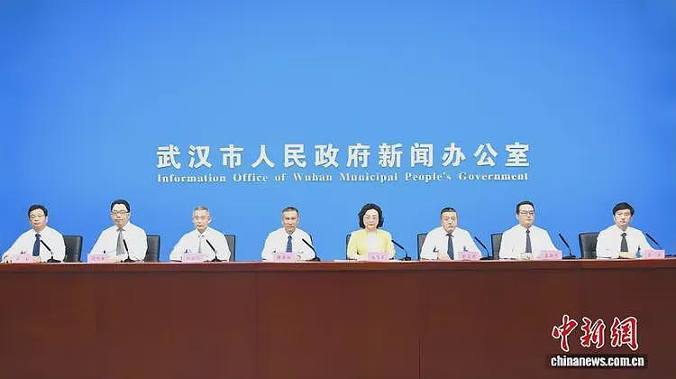 尴尬还是发生了！26天了还没回应，武汉大学生迎新直播被骂到关评（组图） - 2