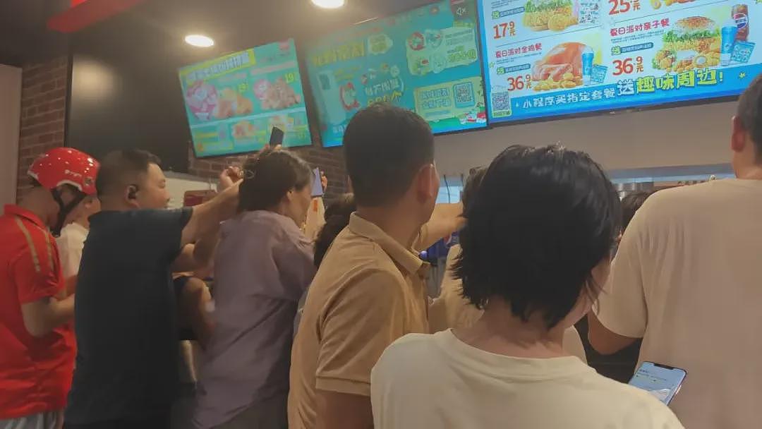 体制内95后，上班写材料，下班送外卖（组图） - 9