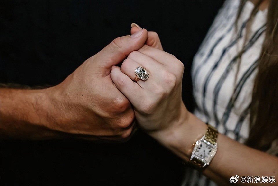 泰勒·斯威夫特官宣与男友凯尔希订婚，网友：嫁给了她向往的爱情（组图） - 6