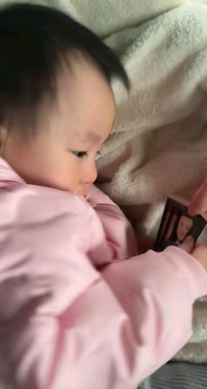 黄一鸣太狠了,晒女儿闪闪喊爷爷视频,称没收到王思聪一分钱(组图) - 2