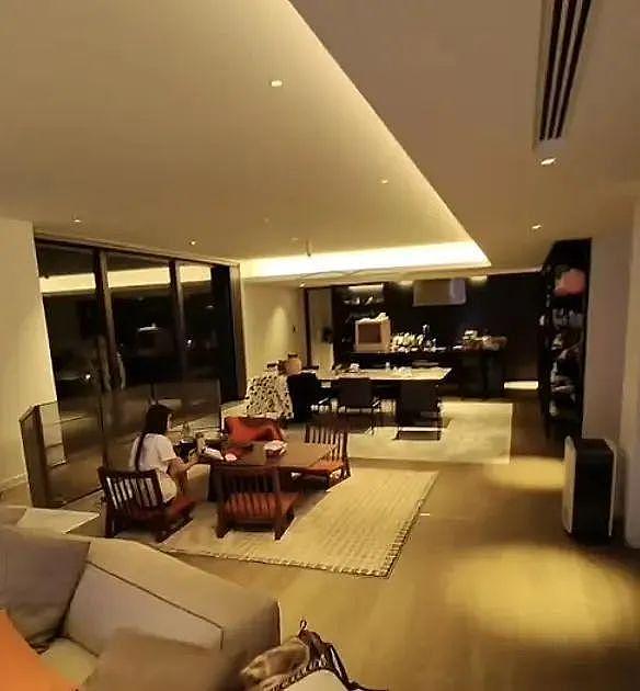 懒懒疑已搬出王思聪豪宅，眼睛红肿开播卖货，结果评论区大翻车（组图） - 9