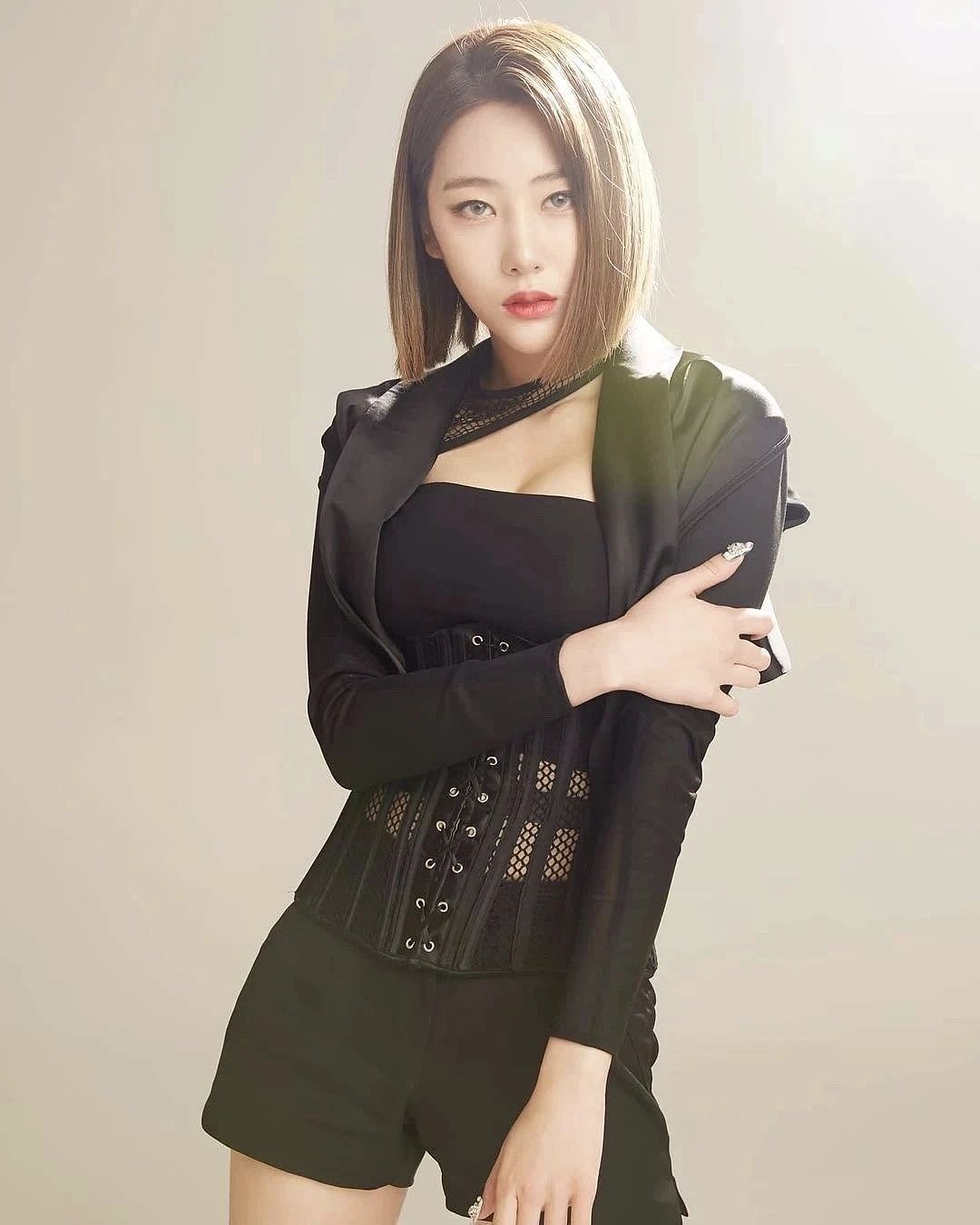 【美女】“亚洲尤物”爆红引1.8亿网友围观：超美，但她是谁（组图） - 6