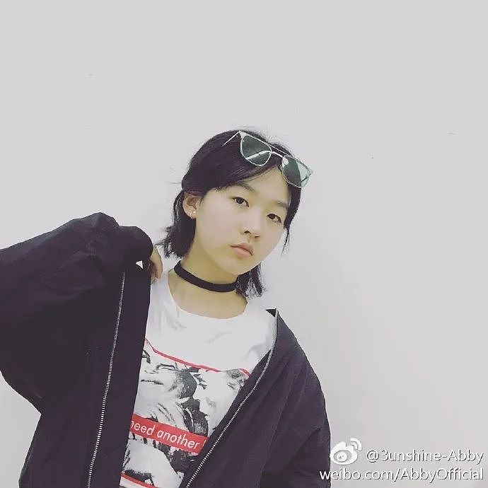靠“丑”闯入内娱,女孩们熬到了第十年(组图) - 4