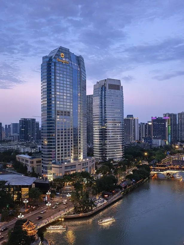 最爱帆布袋的“打工千金”,接手960亿商业“帝国”(组图) - 7