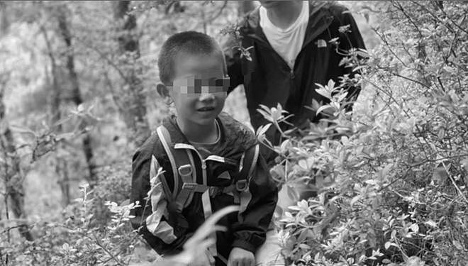 大理走失殒命男童母亲发声：曾察觉老师不负责任而萌生退意，但孩子喜欢大自然，机构负责人一再以“经济困难”推脱赔偿方案（组图） - 1