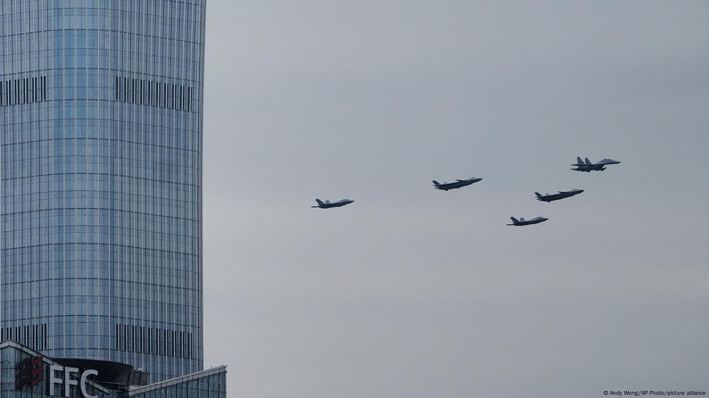 日媒：日本政府呼吁各国勿出席北京“九三阅兵式”，中国外交部回应（组图） - 2