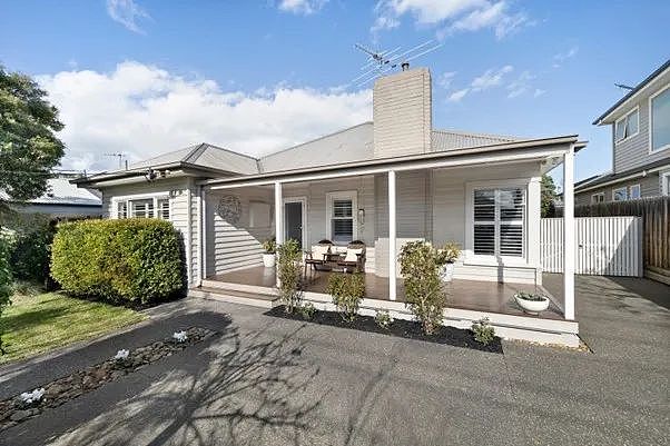 年轻家庭斥资 559 万购入排屋，上一次交易价格为8万（组图） - 2