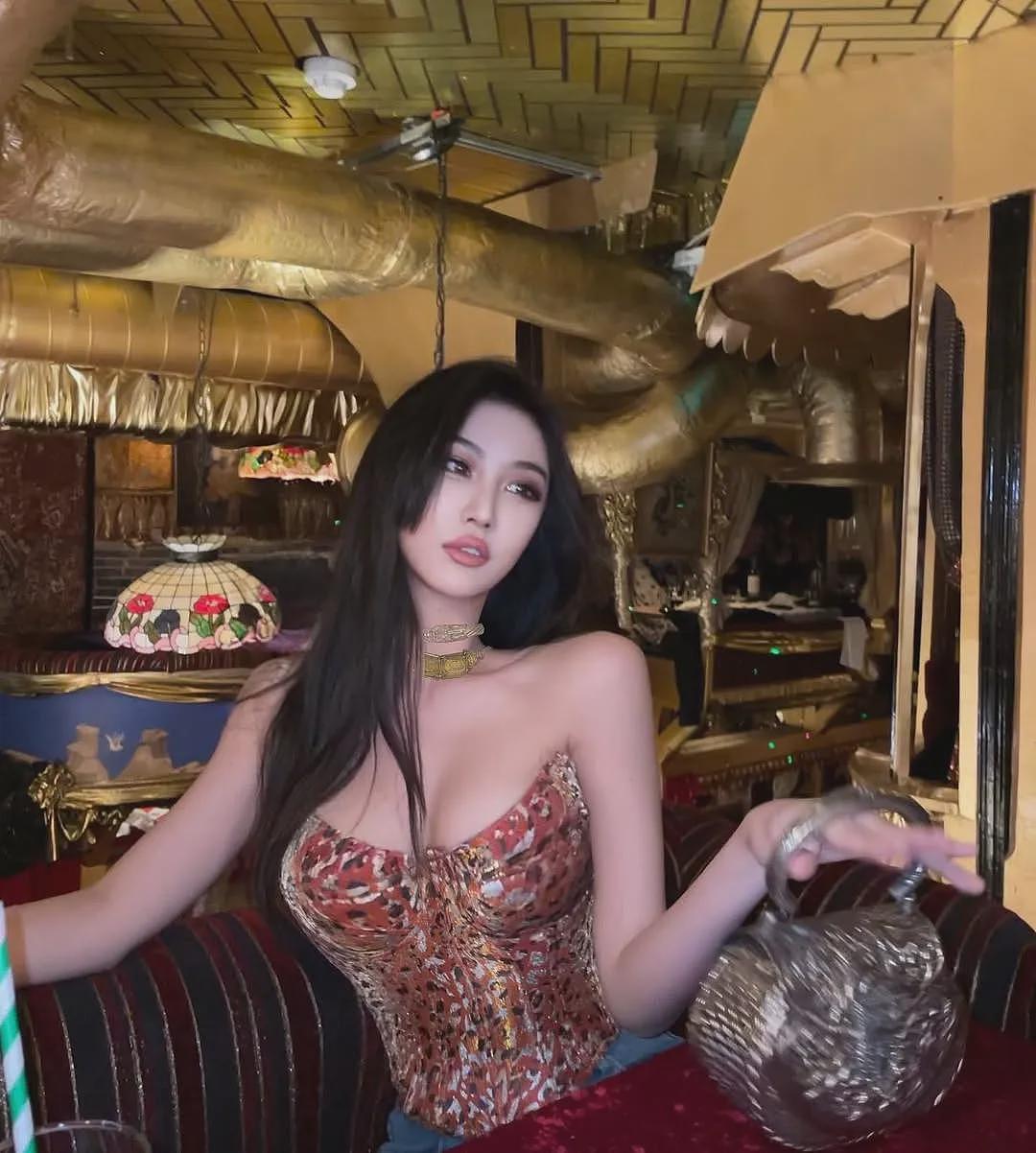【美女】这位又酷又飒,身材好高颜值的设计师小姐姐,你爱了吗(组图) - 10