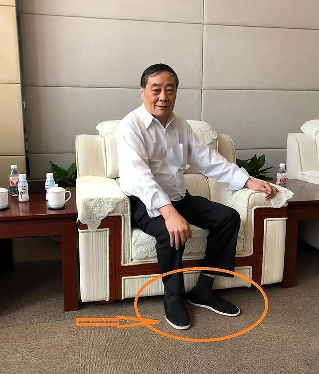 表面上德高望重，背地里却“玩得很花”，这些名人太令人意外了（组图） - 22