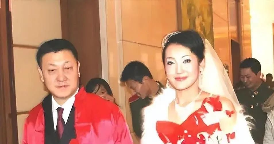 57岁韩磊出轨致小三怀孕!妻子牺牲事业换来背叛,本人疯狂捂嘴(组图) - 14