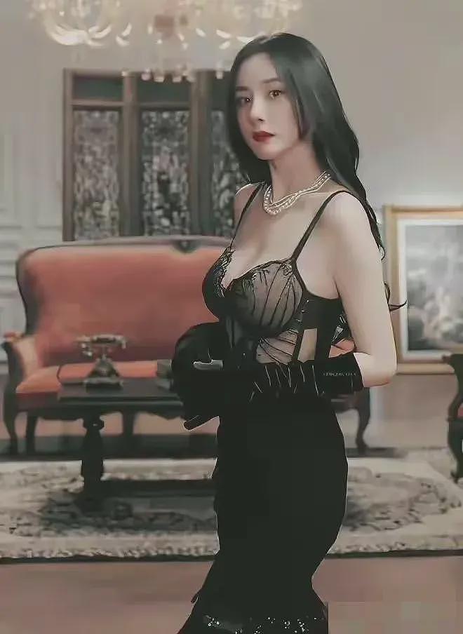 半露内裤、下乳全显？女明星玩转“诱惑”登峰造极！（组图） - 6