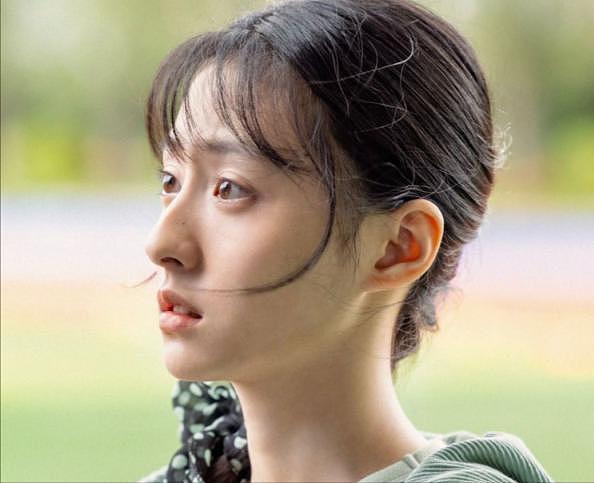 小花们的恋爱，主打一个“离经叛道”：求刺激还是为真爱？（组图） - 42