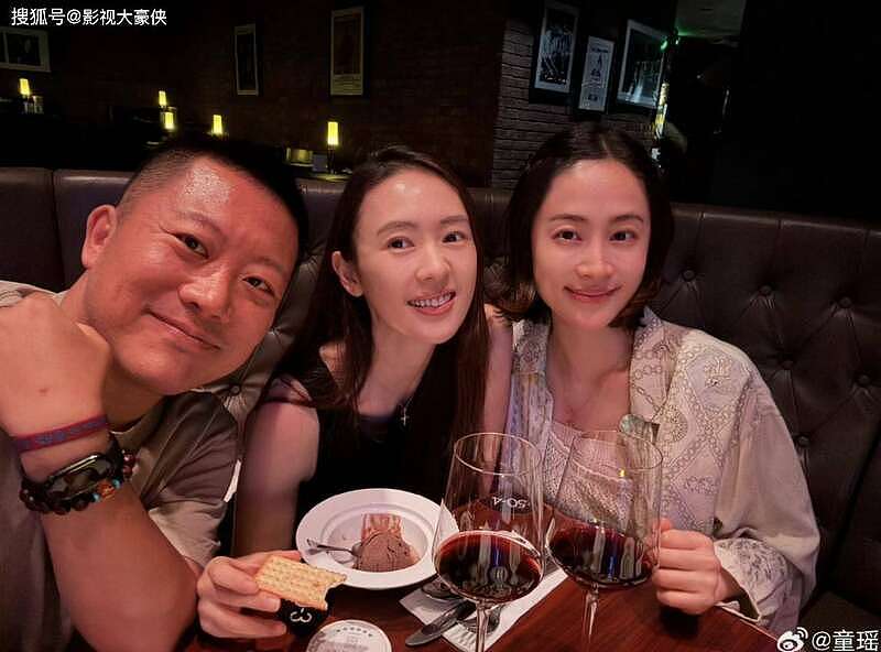 童瑶结婚不到六年，被拍深夜与男子动作亲密（组图） - 14