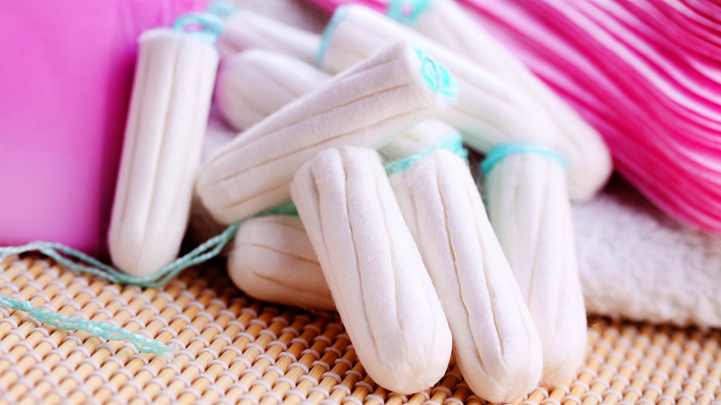 吓！美女网红来月经用棉条忘体内1个月，全身飘腐臭险丧命？（组图） - 9