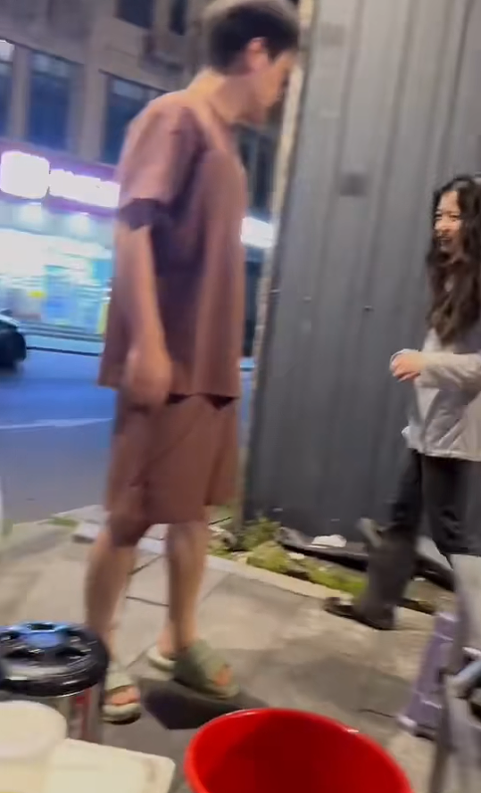 广州街头少女持刀追砍小男孩1分钟视频疯传，官方调查公布我又气又怕（组图） - 3